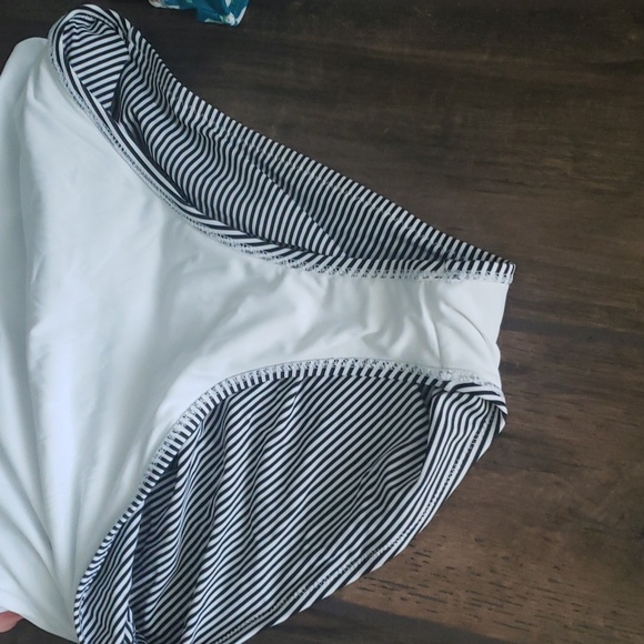 2 Bathing Suits - Picture 2 of 9